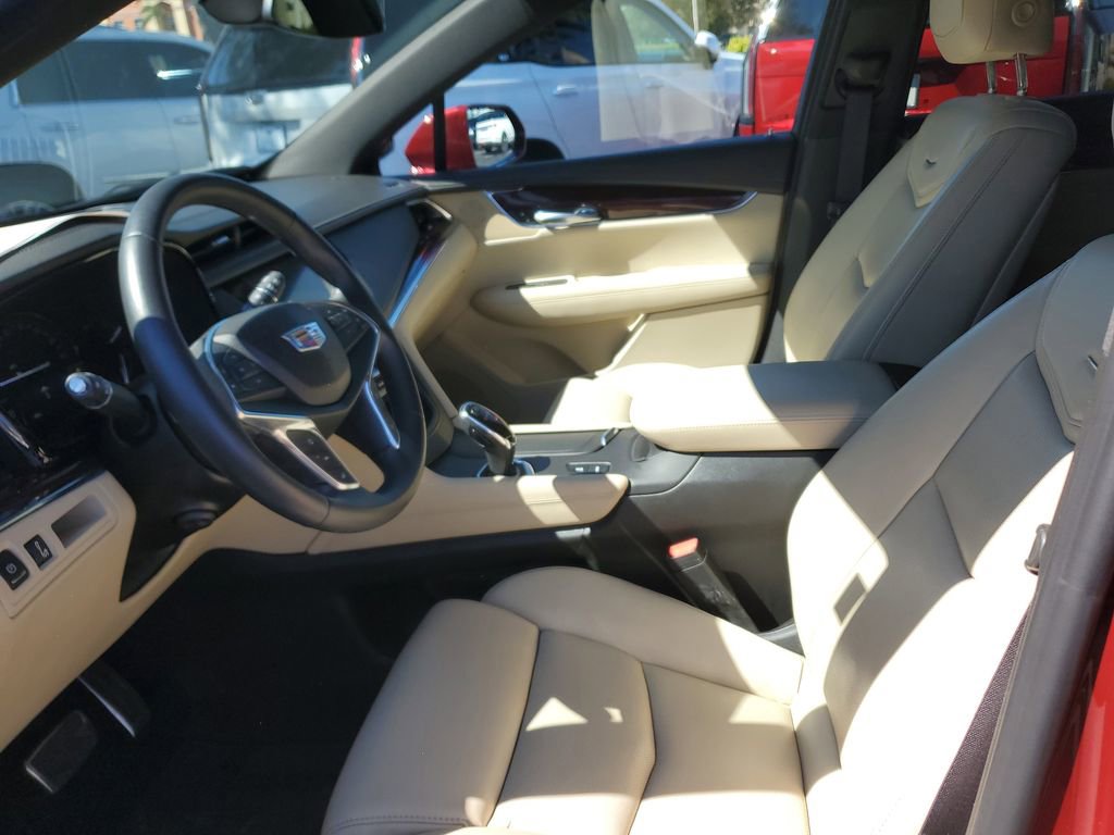 Used 2017 Cadillac XT5 Premium Luxury w/ Driver Assist Package image 21