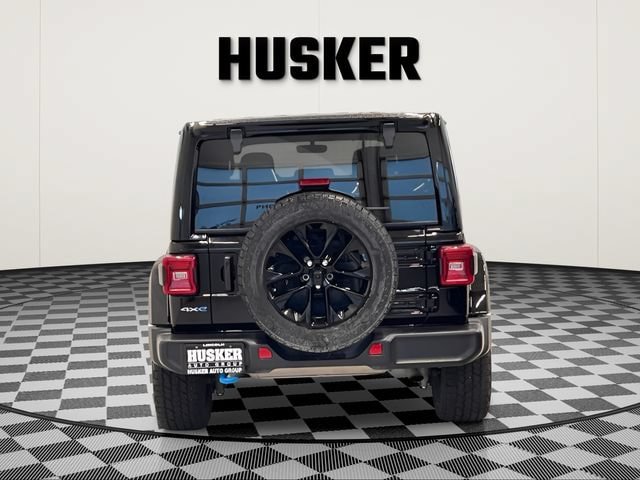 Used 2022 Jeep Wrangler Unlimited Sahara w/ Cold Weather Group AWD/4WD image 6
