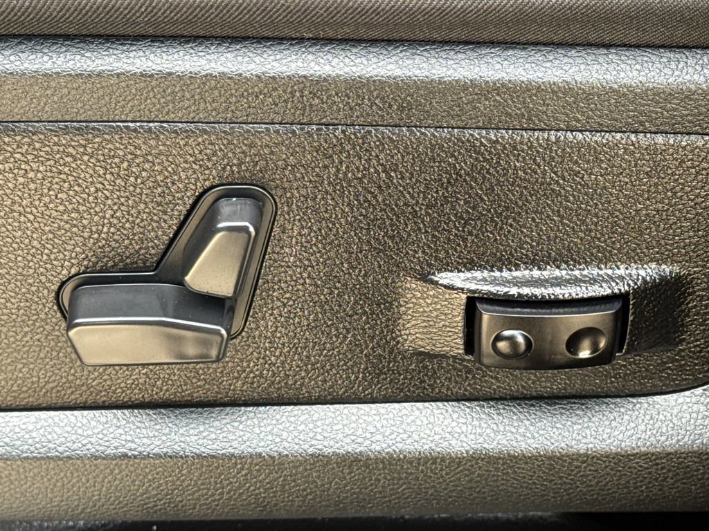 Used 2024 RAM 2500 Limited AWD/4WD image 23