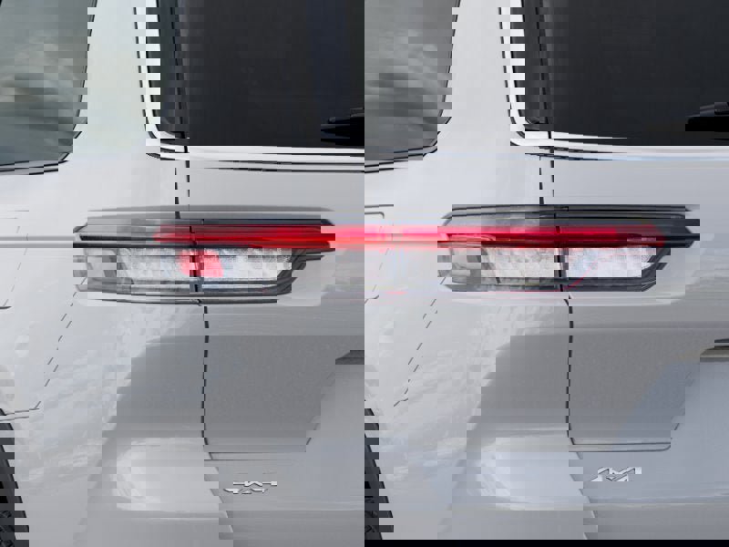 New 2025 Jeep Grand Cherokee L Limited w/ Luxury Tech Group II image 29