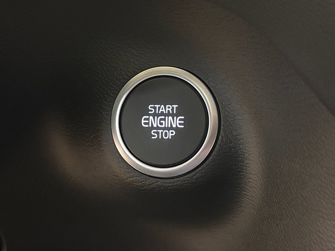 New 2026 Volvo XC40 B5 Plus AWD/4WD image 30