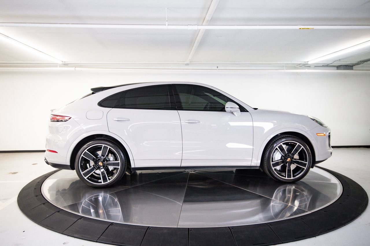Certified 2022 Porsche Cayenne Turbo AWD/4WD image 8
