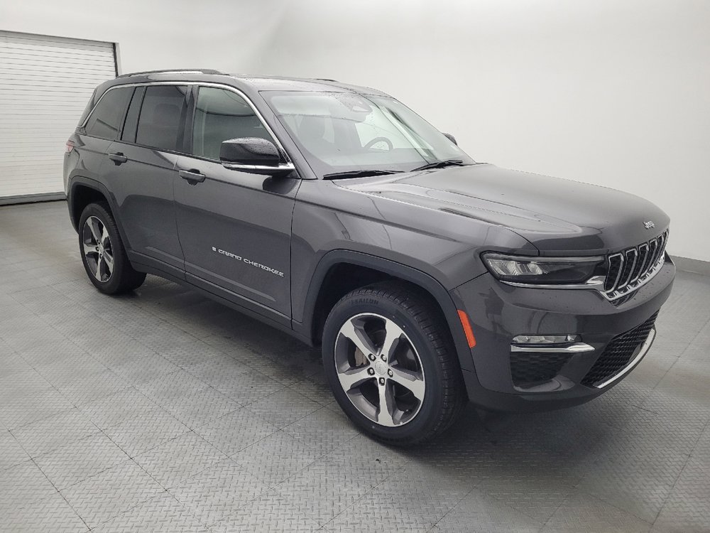 Used 2023 Jeep Grand Cherokee Limited AWD/4WD image 11