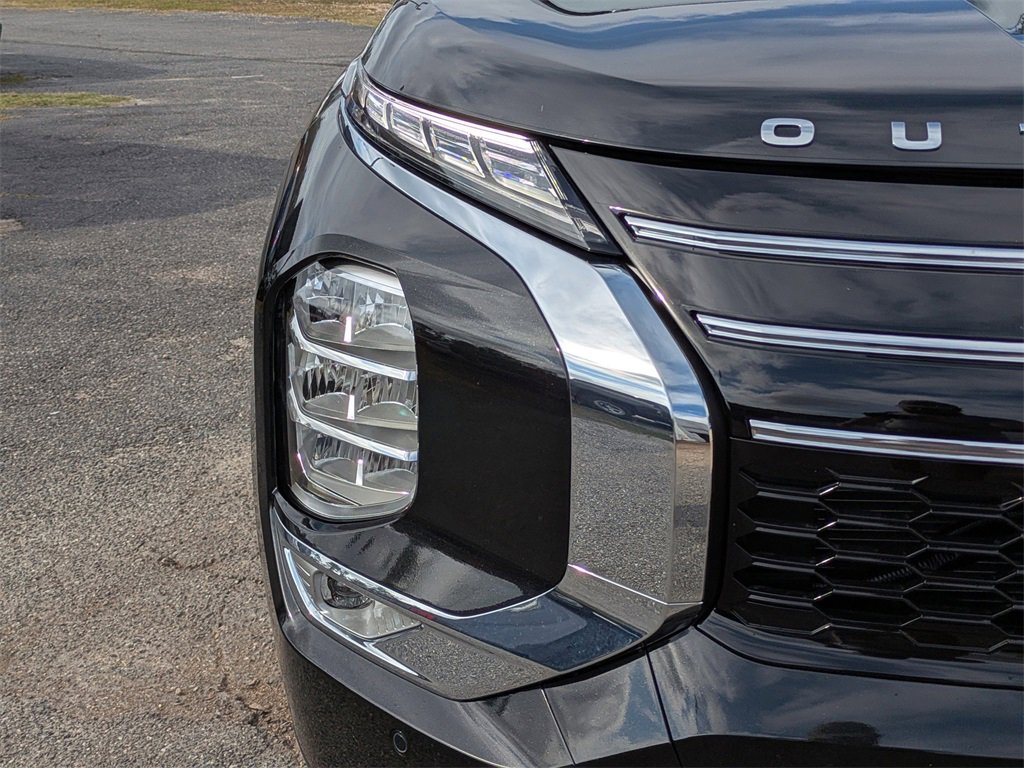 New 2025 Mitsubishi Outlander SE image 10