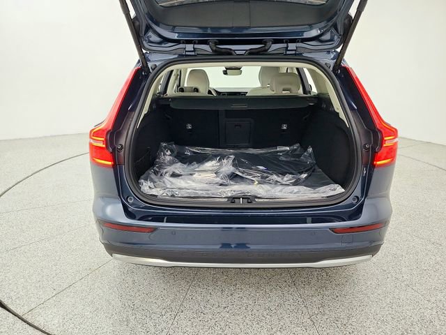 New 2026 Volvo V60 B5 Cross Country Ultra w/ Climate Package image 19