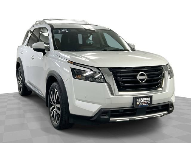Used 2025 Nissan Pathfinder Platinum AWD/4WD image 1