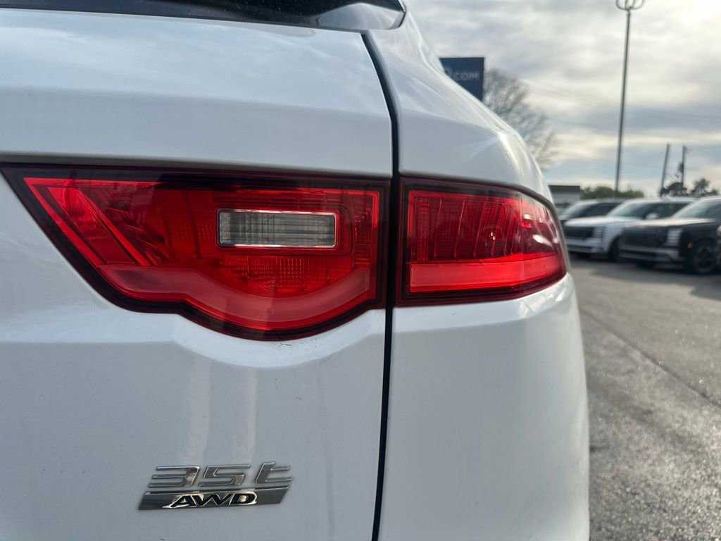 Used 2018 Jaguar F-PACE R-Sport image 4