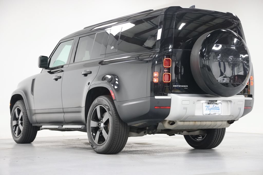 Used 2023 Land Rover Defender 130 SE AWD/4WD image 10