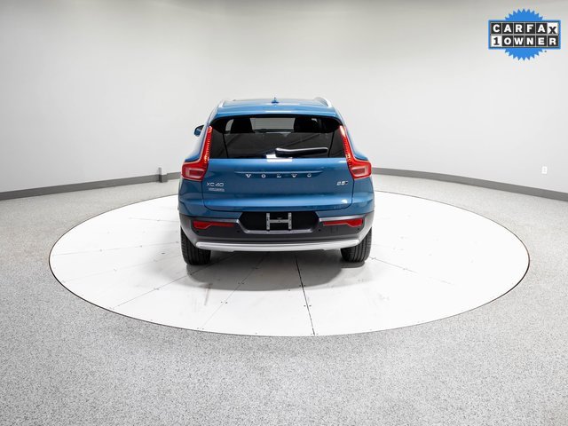 Used 2025 Volvo XC40 B5 Plus image 28
