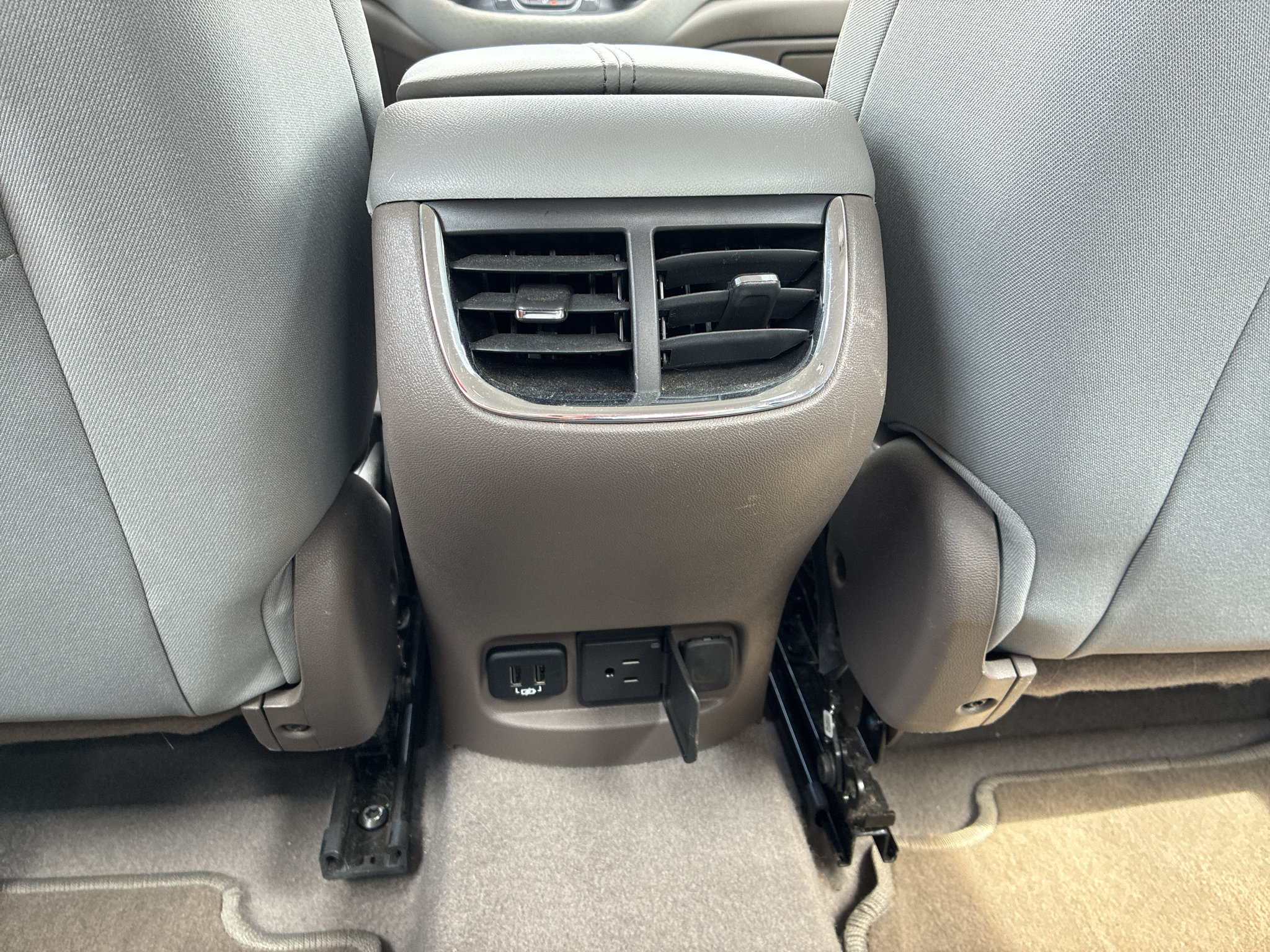 Used 2018 Chevrolet Malibu LT FWD image 16