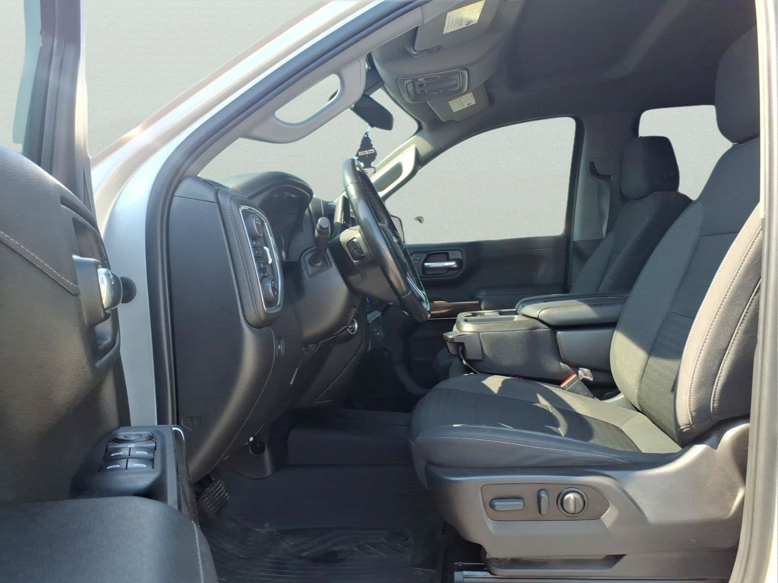 Used 2021 Chevrolet Silverado 1500 LT AWD/4WD image 16