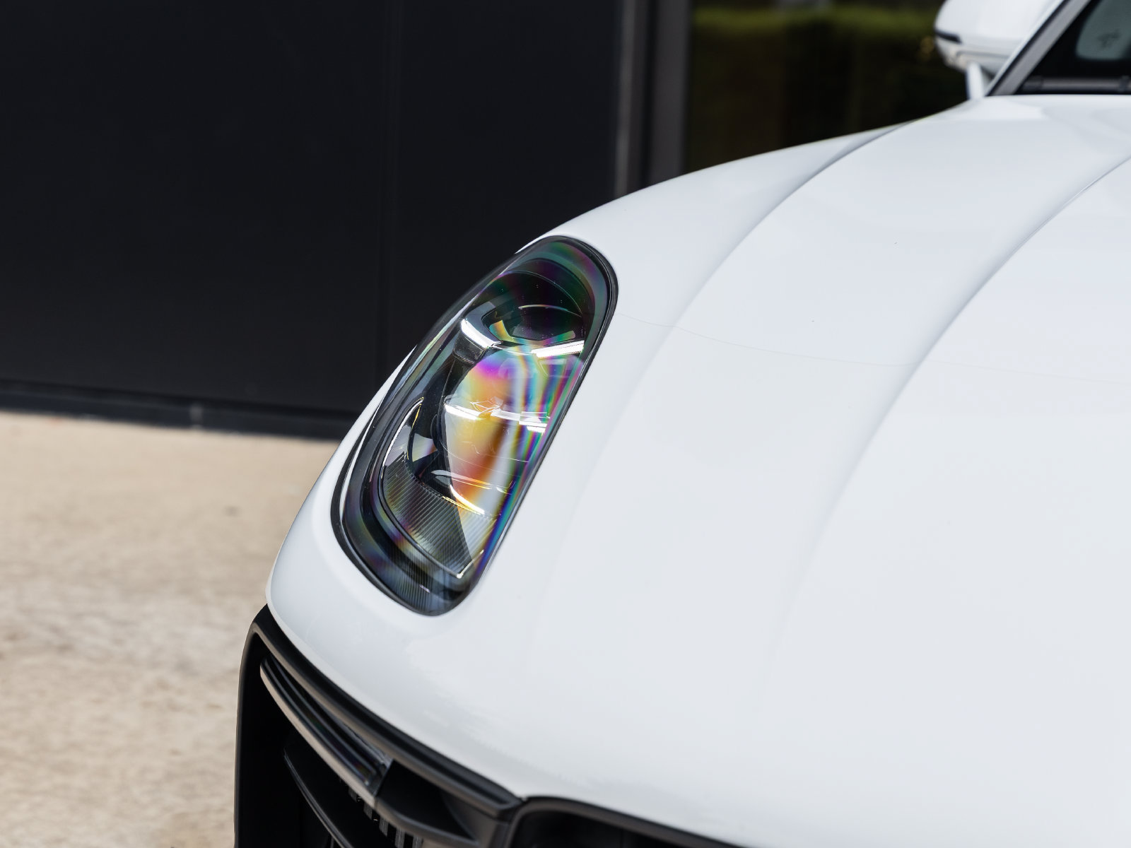 Certified 2022 Porsche Macan S AWD/4WD image 16