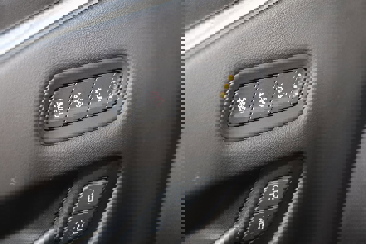 Used 2023 Cadillac Escalade Premium Luxury image 8