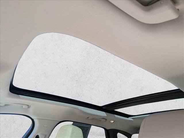 Used 2017 Jaguar F-PACE Premium image 16