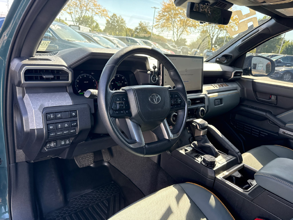 Used 2025 Toyota 4Runner Trailhunter AWD/4WD image 16