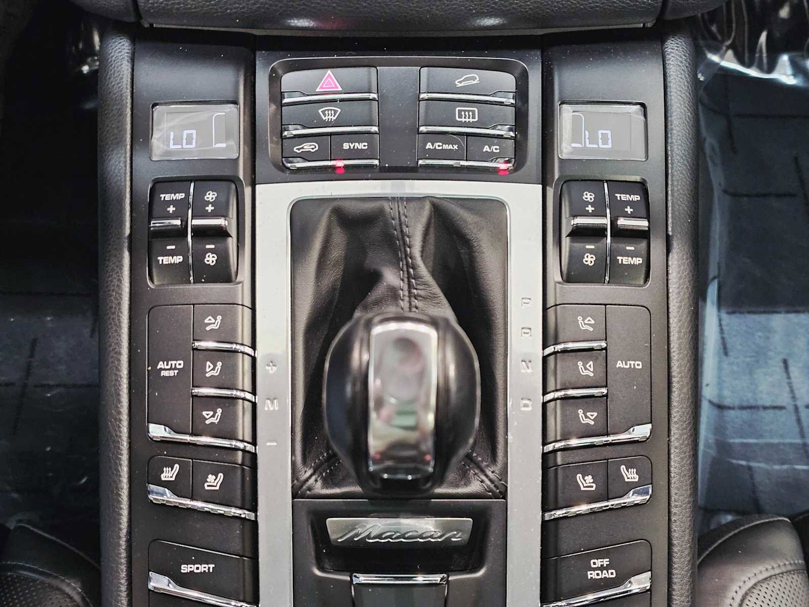 Used 2016 Porsche Macan Turbo w/ Premium Package Plus image 19