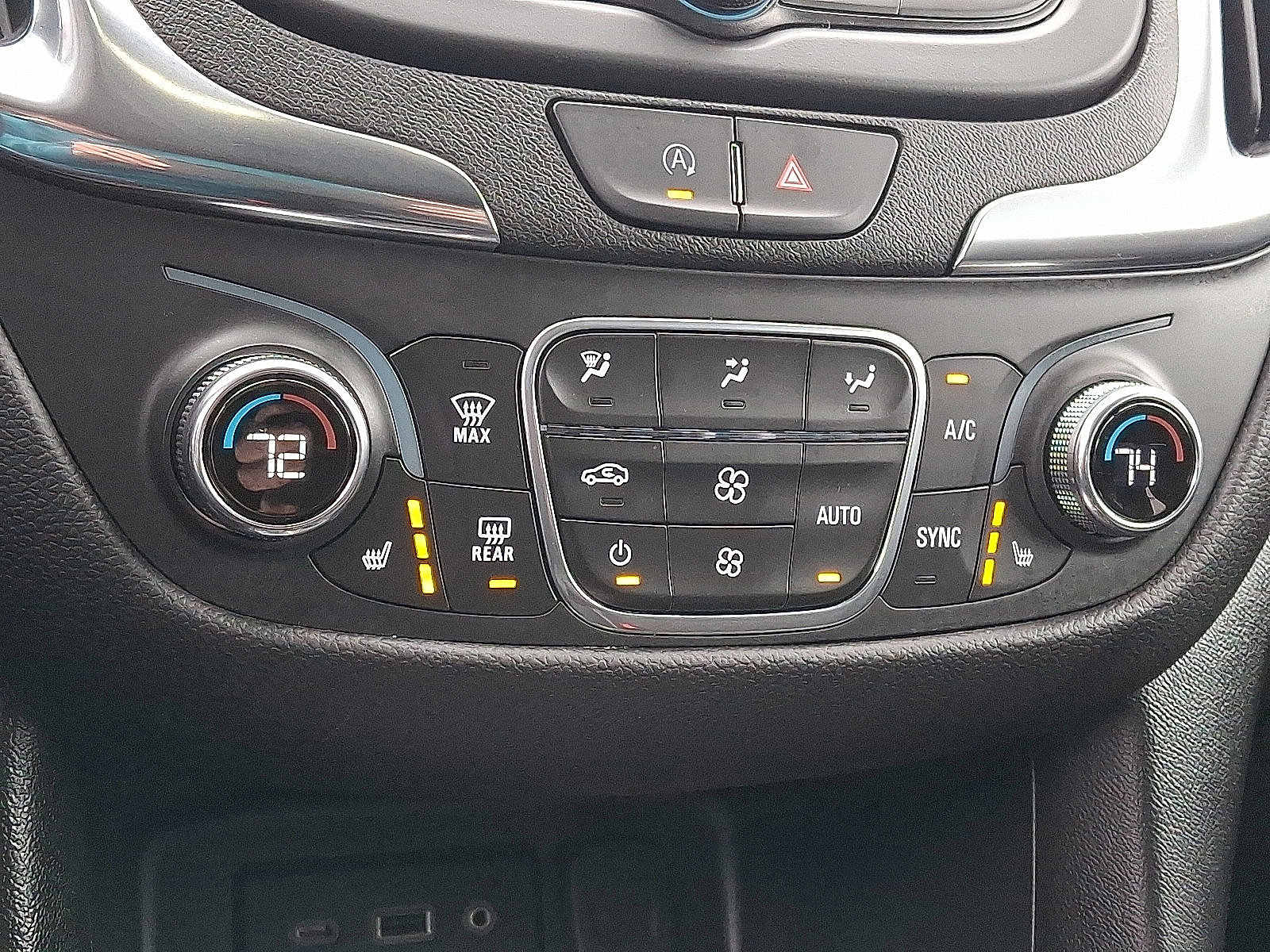 Used 2024 Chevrolet Equinox LT w/ LPO, Floor Liner Package FWD image 15