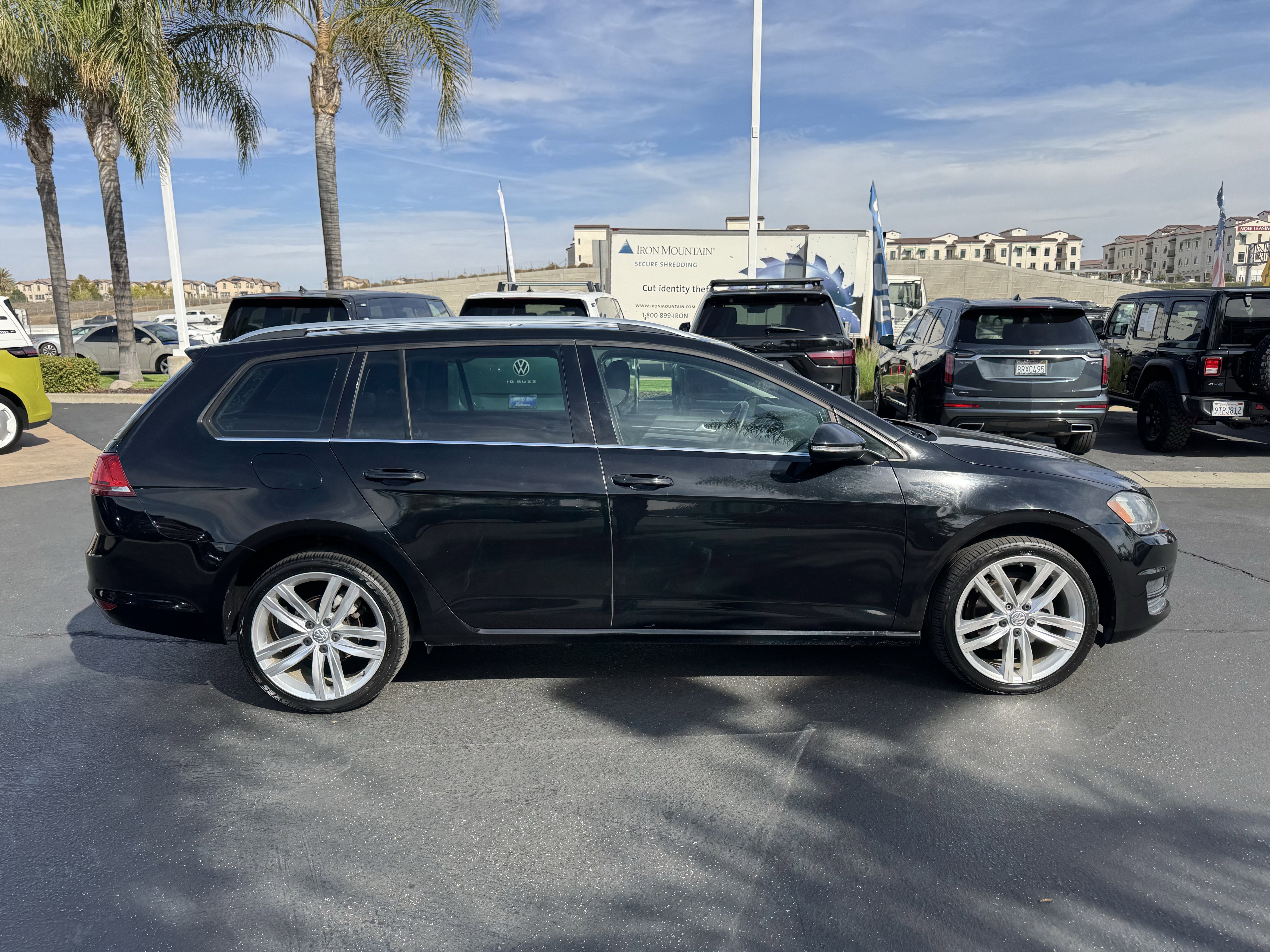 Used 2015 Volkswagen Golf TDI SEL w/ Lighting Package (SEL) image 11