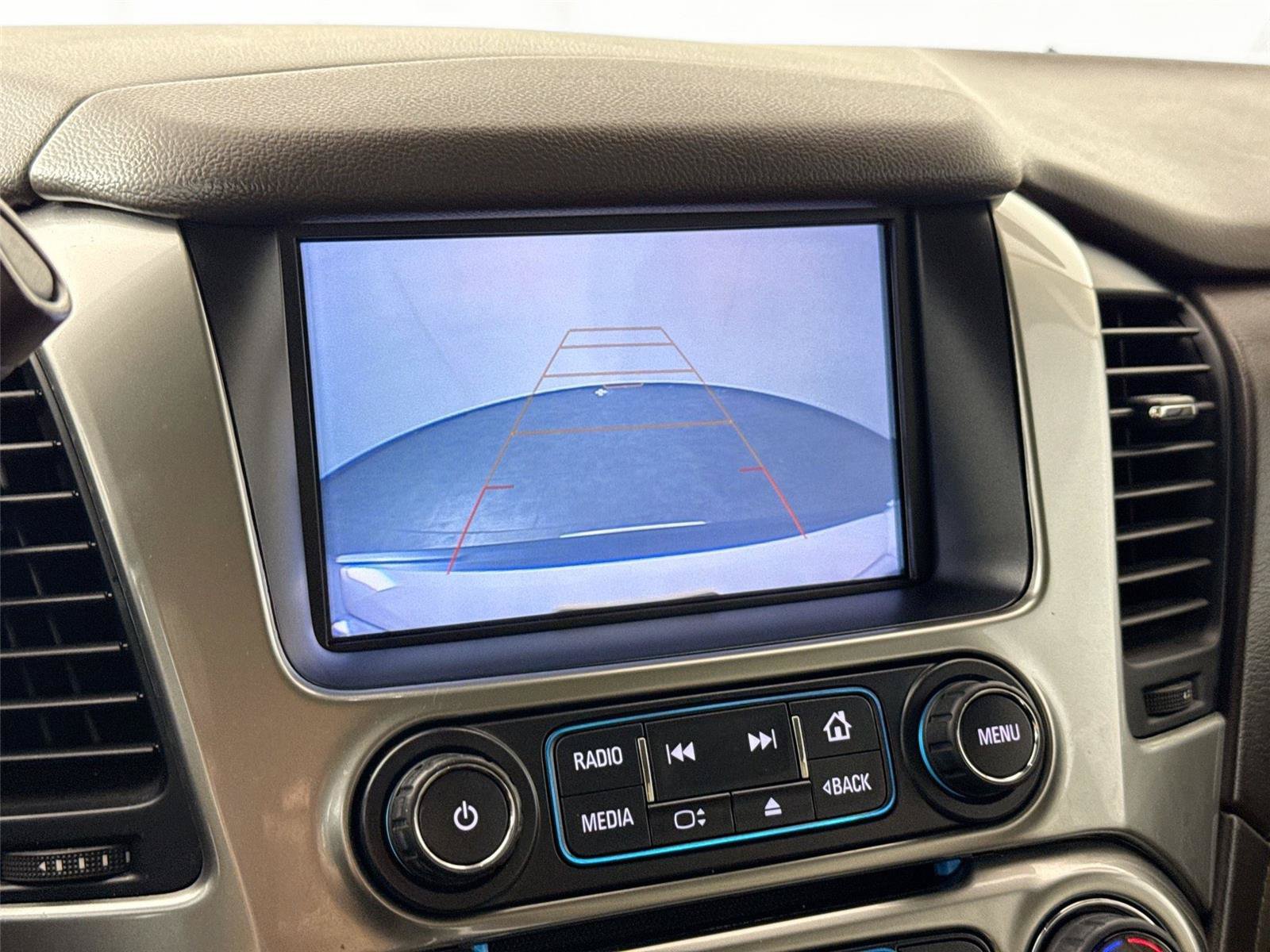 Used 2020 Chevrolet Tahoe LT w/ Luxury Package RWD image 25