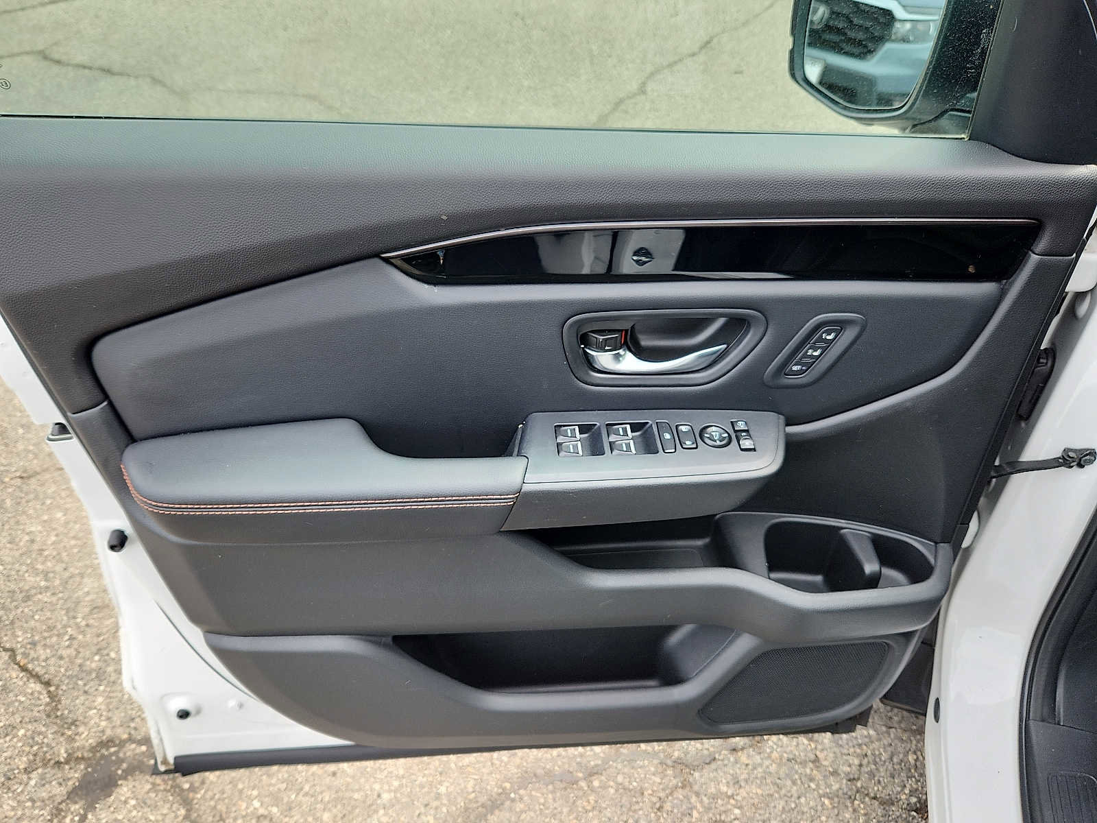 Certified 2023 Honda Pilot TrailSport image 12