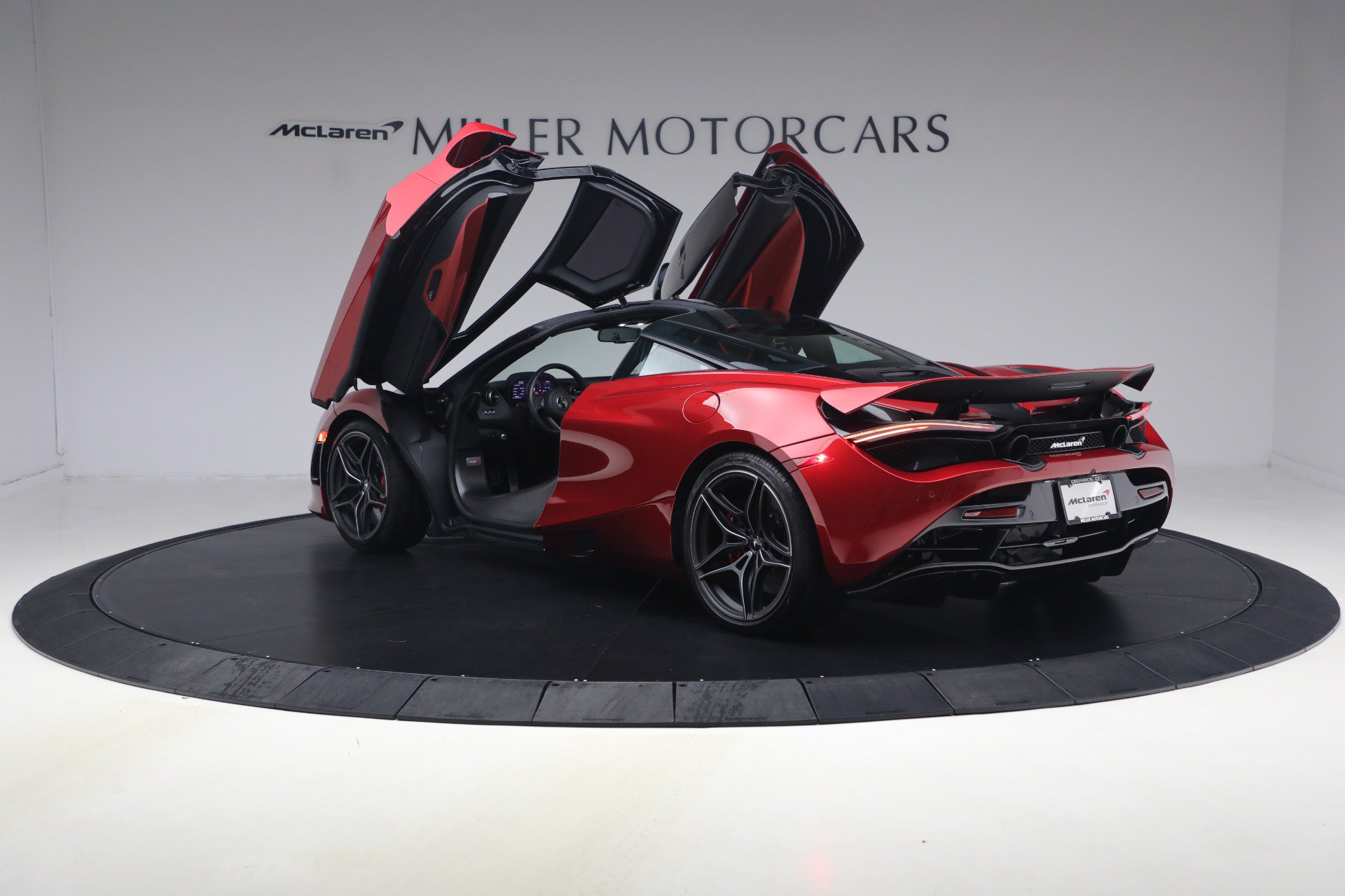 Used 2019 McLaren 720S Performance RWD image 15