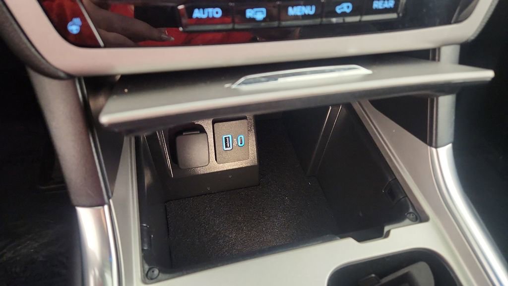 Used 2023 Ford Explorer XLT w/ Equipment Group 202A image 18