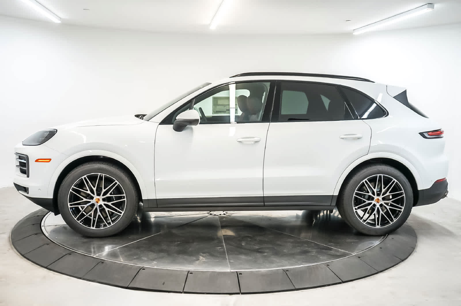 New 2026 Porsche Cayenne AWD/4WD image 2