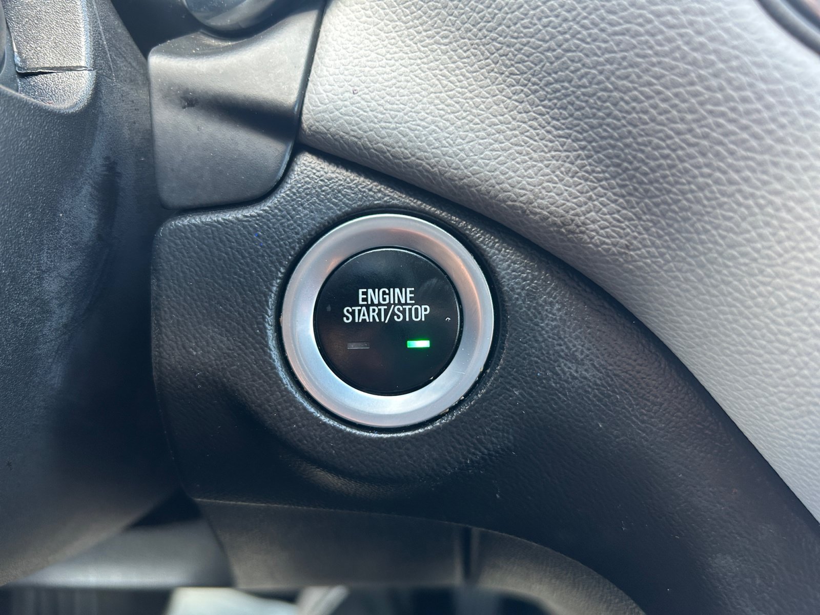 Used 2022 Chevrolet Equinox LT FWD image 28