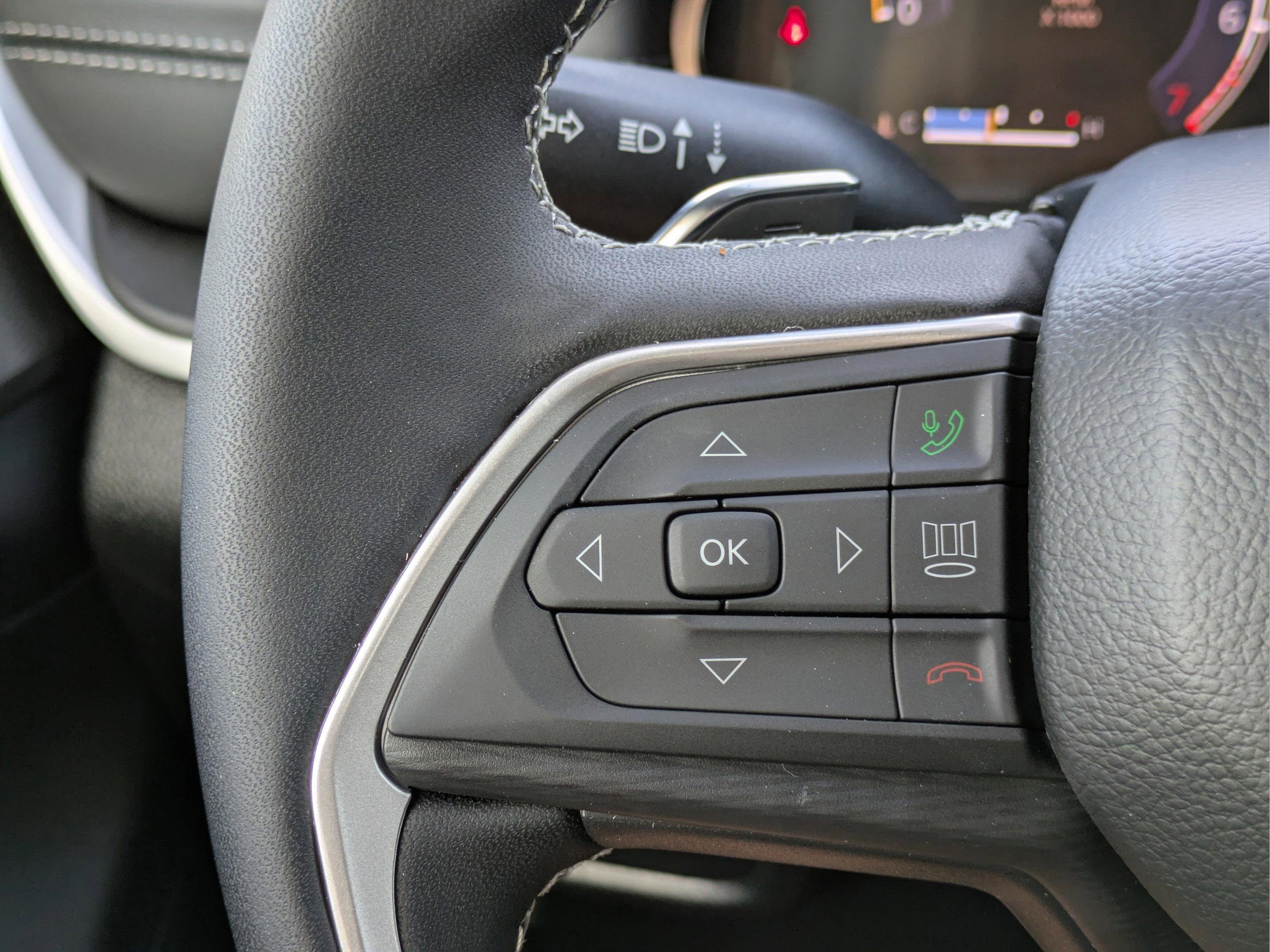 New 2025 Jeep Grand Cherokee L Laredo image 28