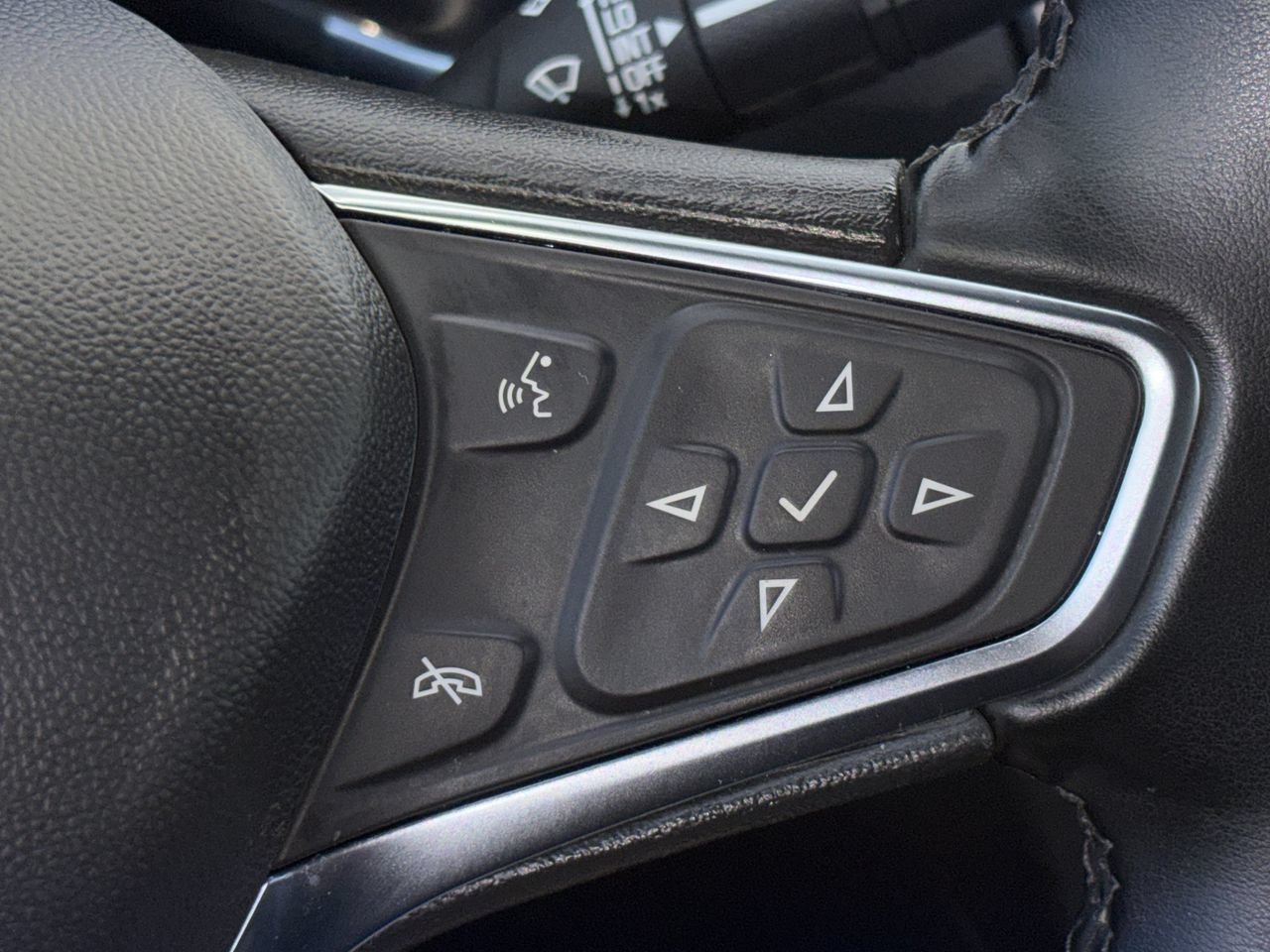 Used 2024 Chevrolet Equinox LT AWD/4WD image 14