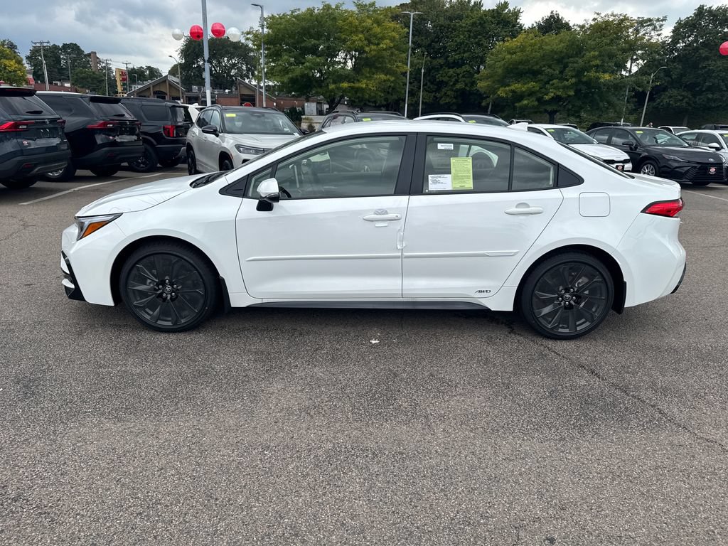 New 2026 Toyota Corolla SE w/ SE Premium Package AWD/4WD image 4