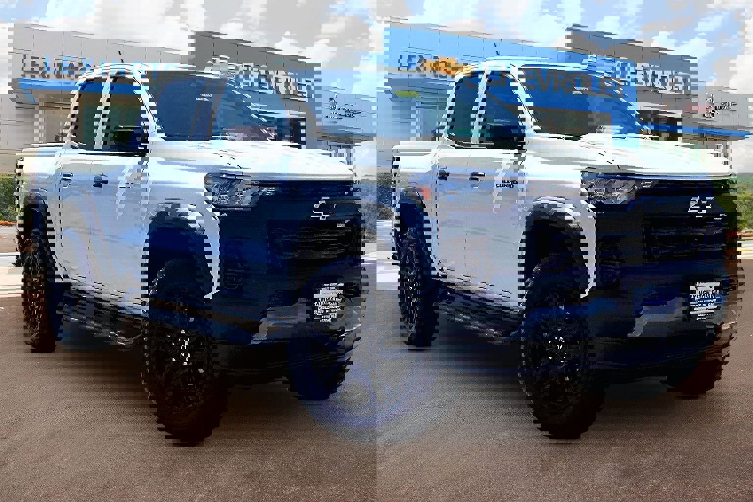 Used 2023 Chevrolet Colorado Trail Boss w/ Technology Package image 1