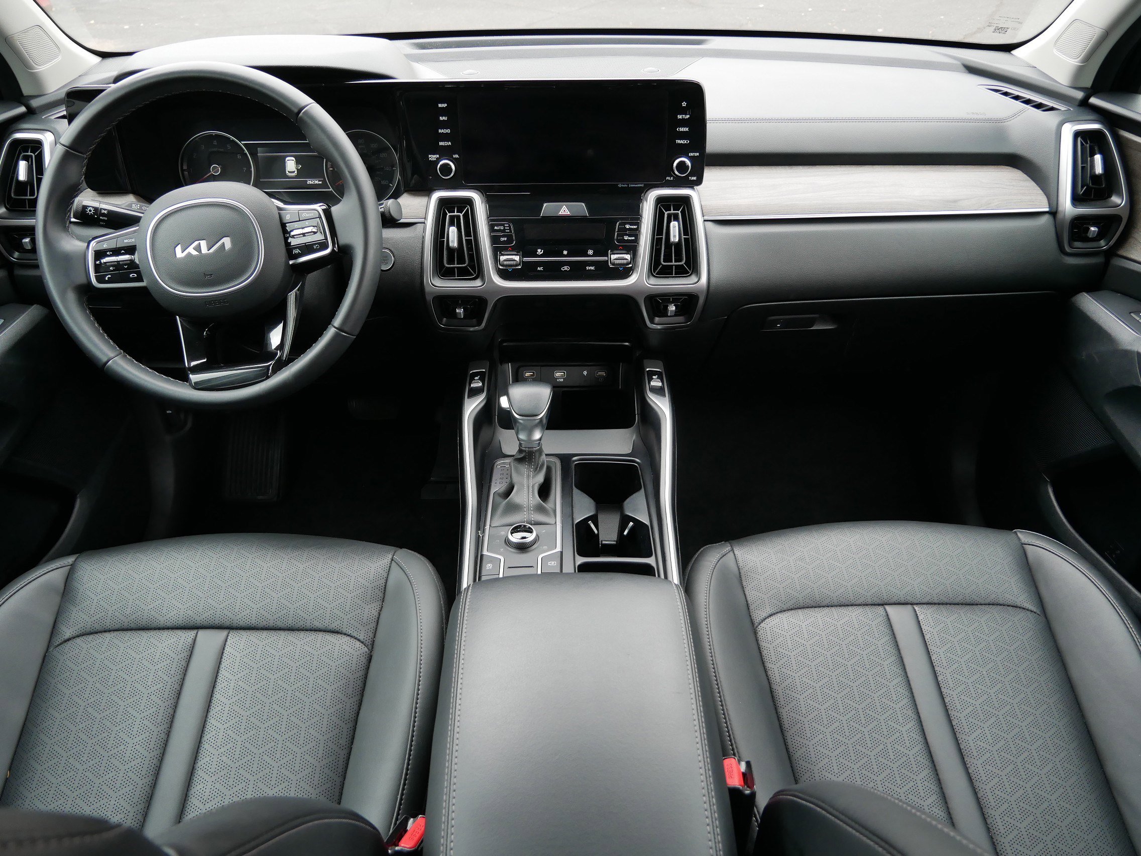 Used 2023 Kia Sorento S w/ Panoramic Sunroof Package image 10