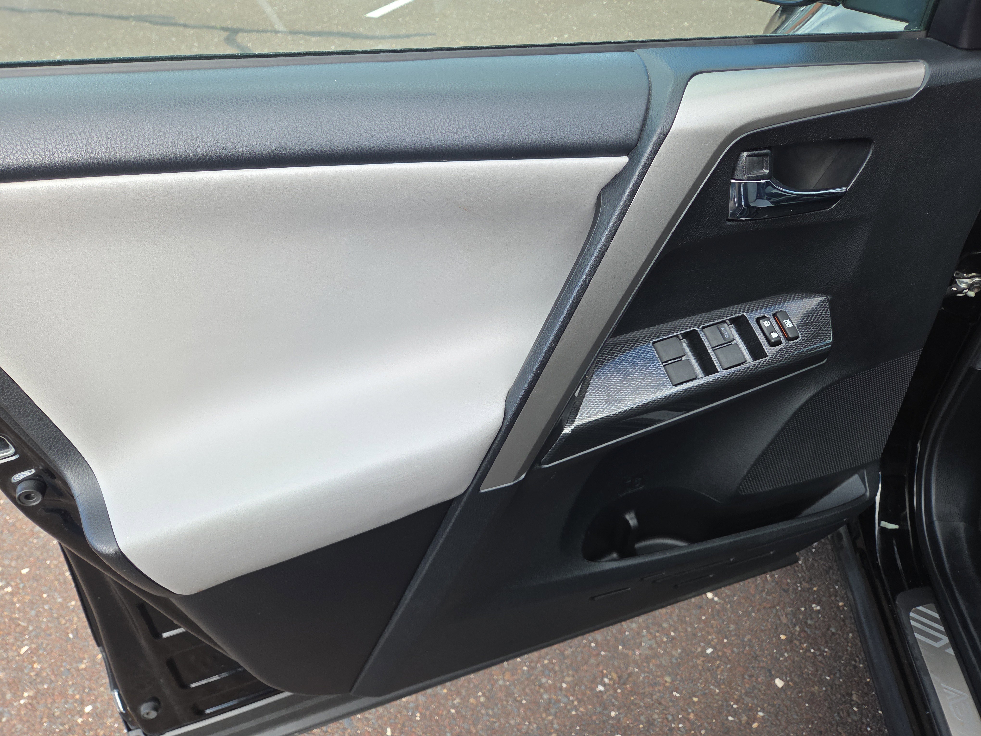 Used 2018 Toyota RAV4 Adventure image 14