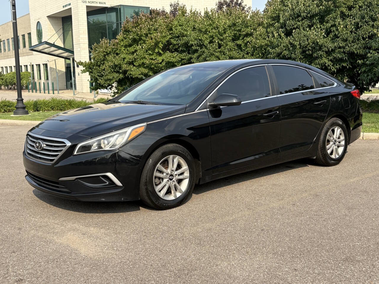 Used 2016 Hyundai Sonata SE image 4