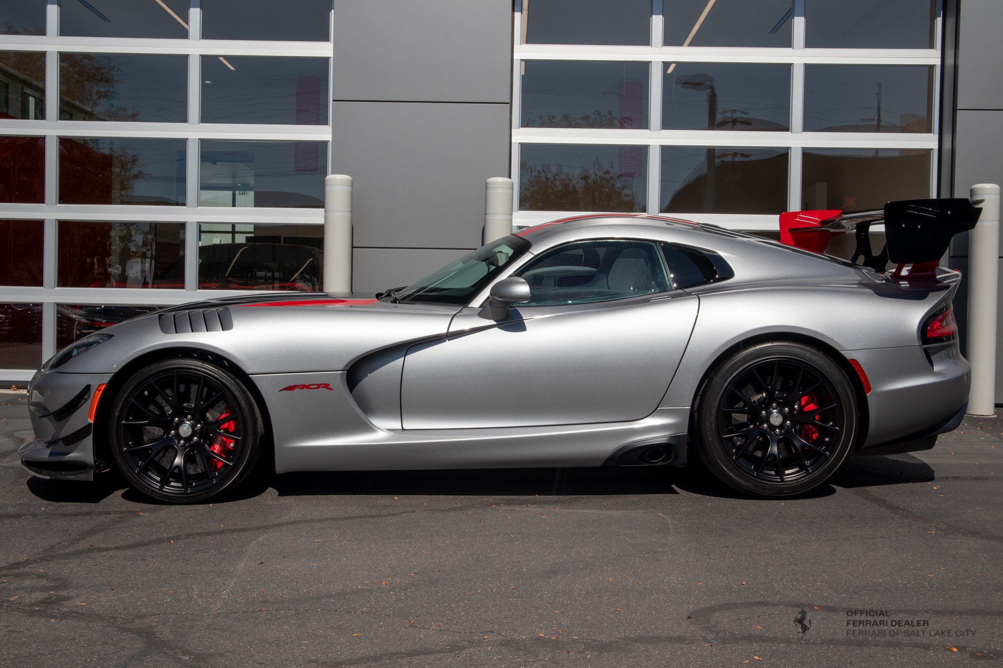 Used 2017 Dodge Viper ACR w/ Extreme Aero Package RWD image 2