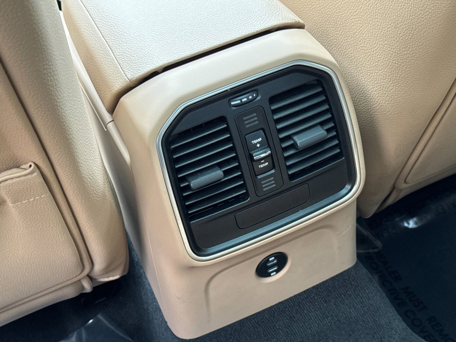 Certified 2025 Porsche Macan image 15