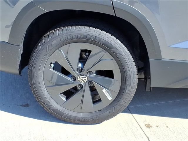 New 2026 Volkswagen Taos S FWD image 5
