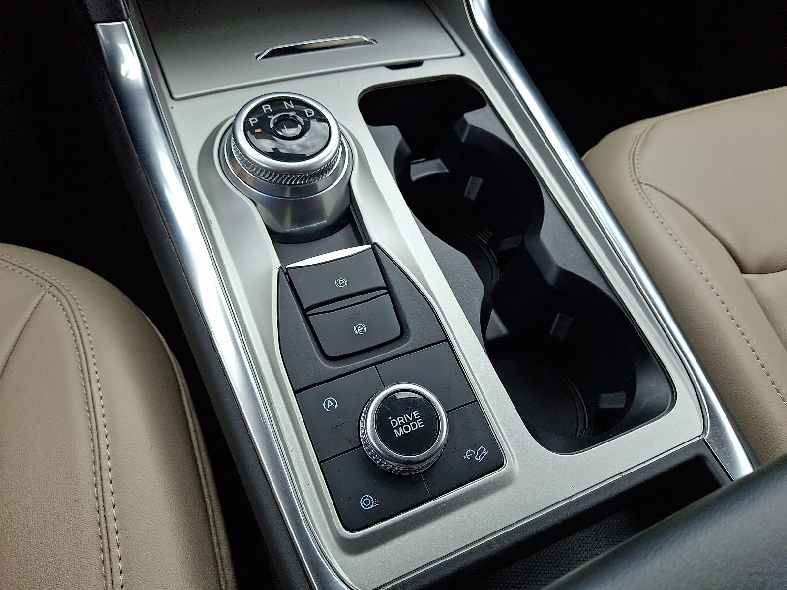 Certified 2024 Ford Explorer XLT w/ Equipment Group 202A image 18