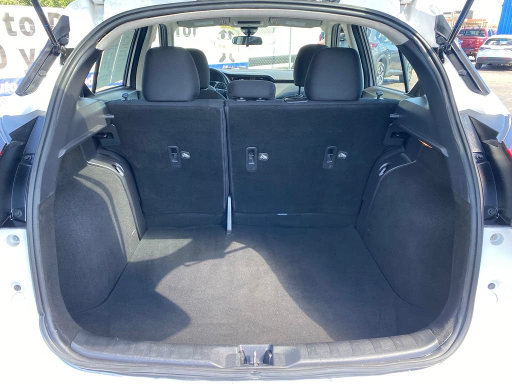Used 2023 Nissan Kicks S FWD image 5