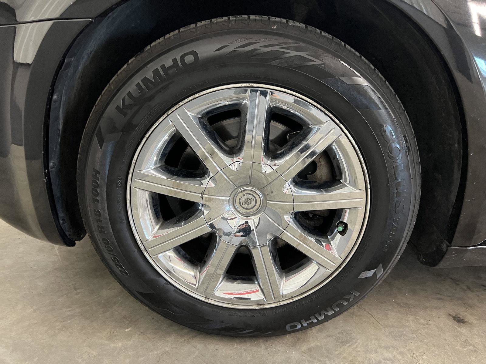 Used 2008 Chrysler 300 C image 36