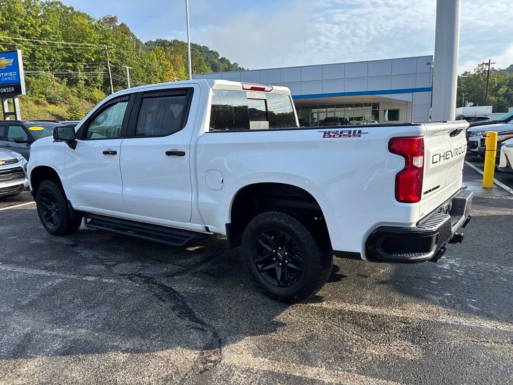 Used 2025 Chevrolet Silverado 1500 LT Trail Boss w/ Convenience Package II AWD/4WD image 3