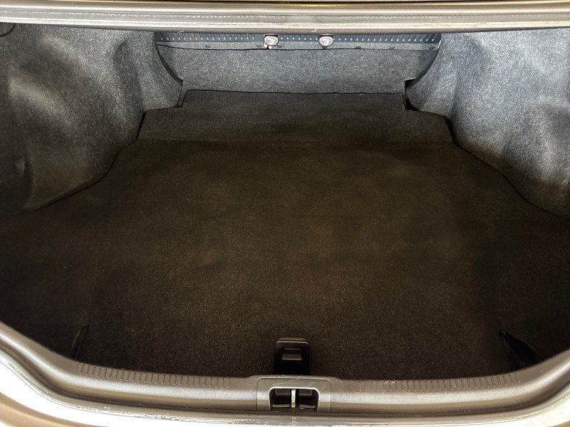 Used 2013 Toyota Camry LE FWD image 30