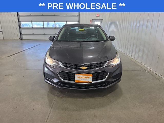 Used 2017 Chevrolet Cruze LT FWD image 3