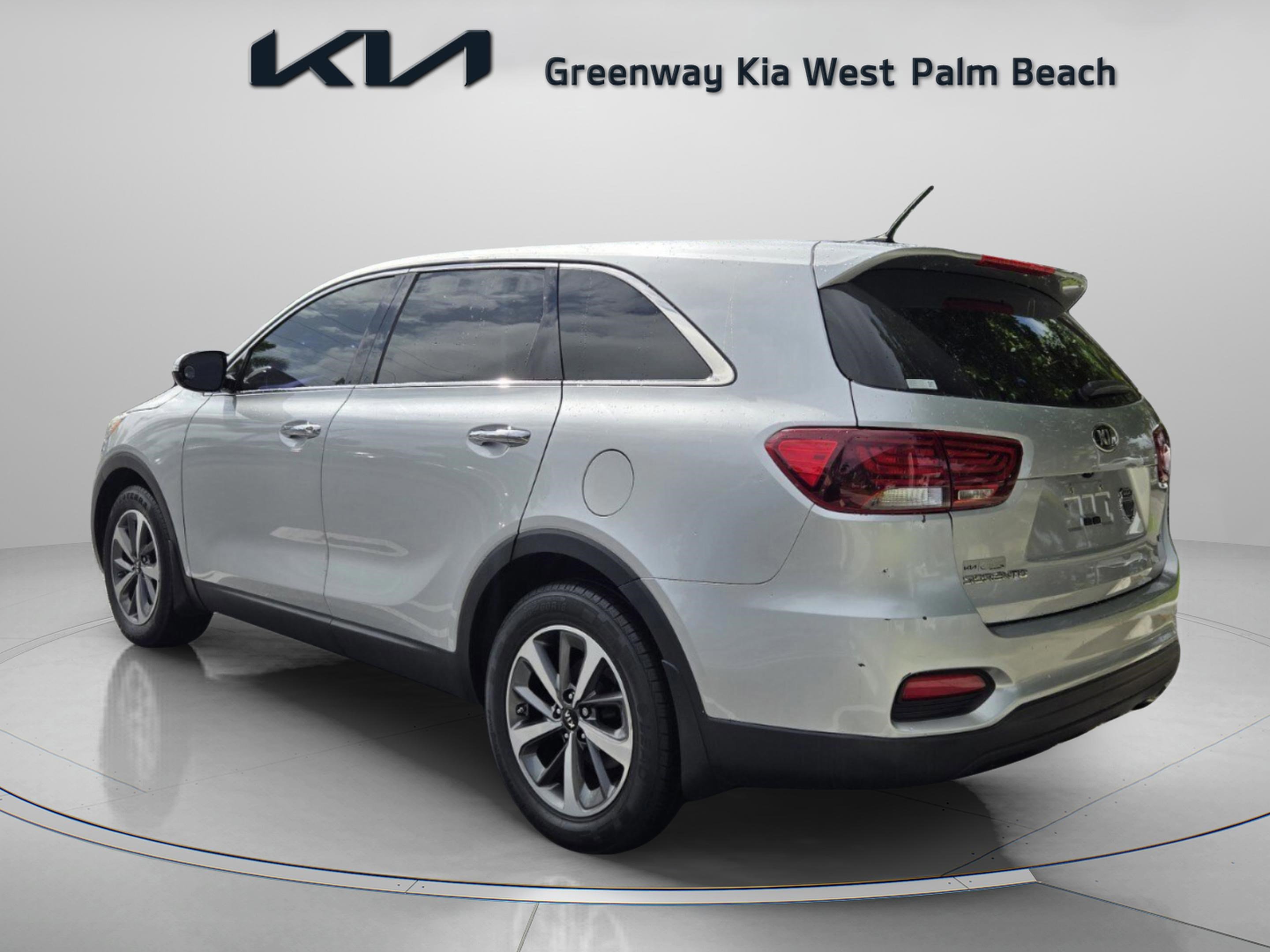 Used 2020 Kia Sorento LX image 5