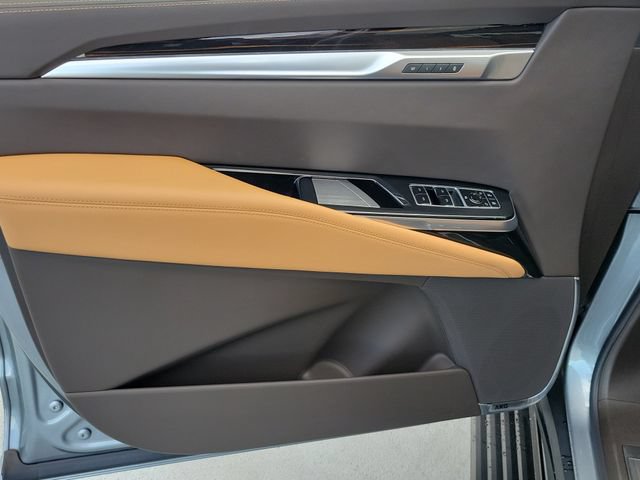 New 2026 Cadillac Escalade ESV Luxury w/ Touring Package AWD/4WD image 18