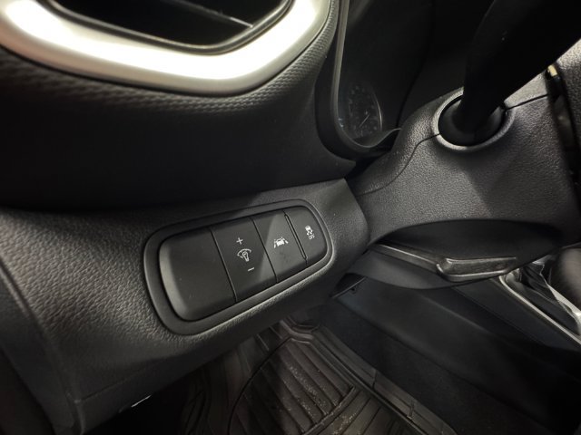 Used 2022 Hyundai Venue SE FWD image 22