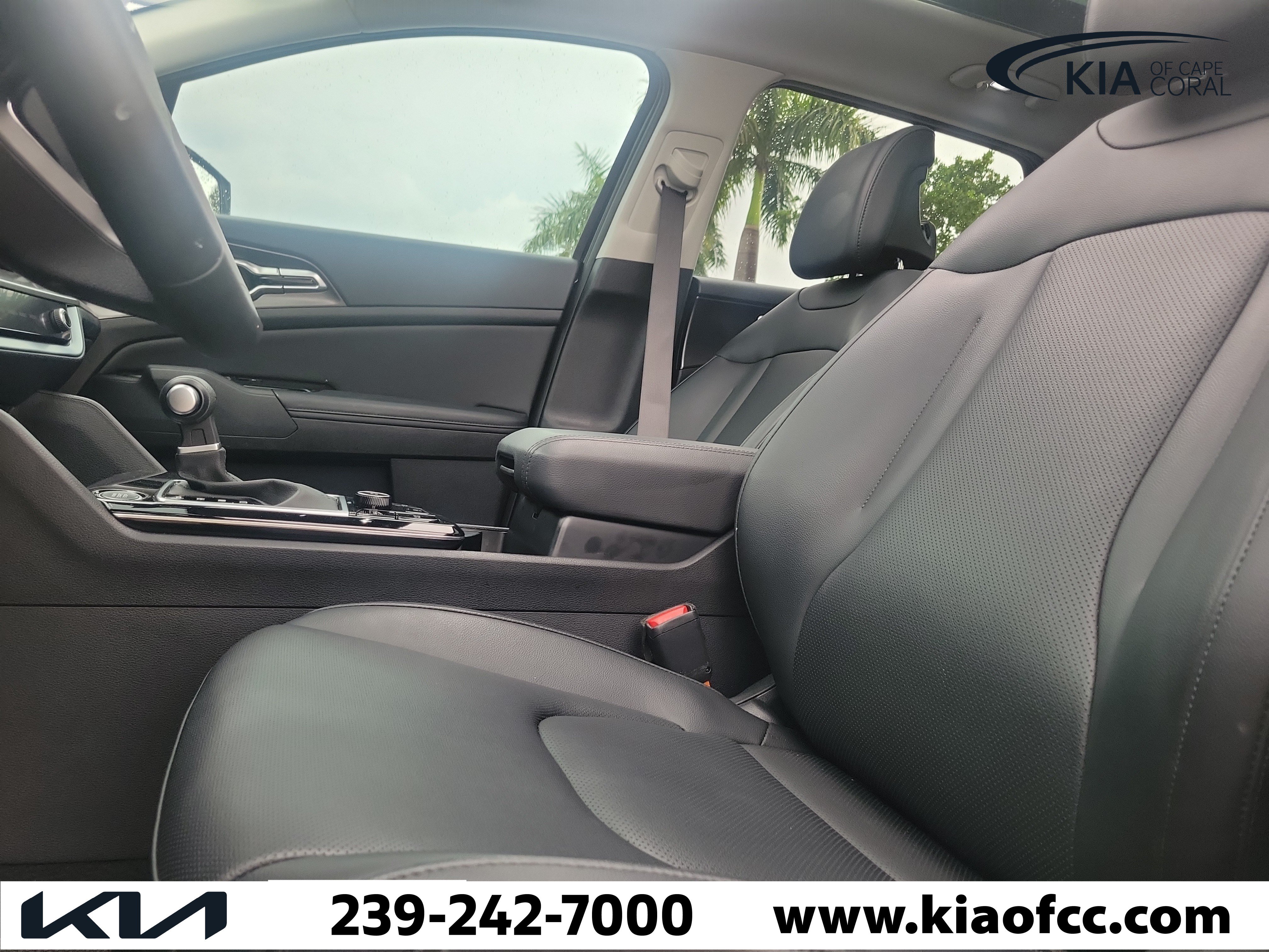 Certified 2025 Kia Sportage EX w/ Premium Package FWD image 27