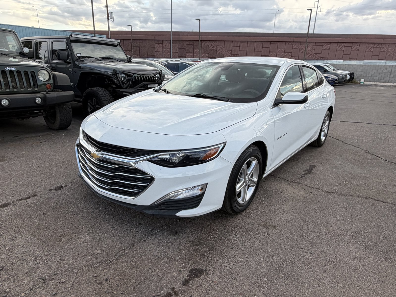 Used 2024 Chevrolet Malibu LS FWD image 1