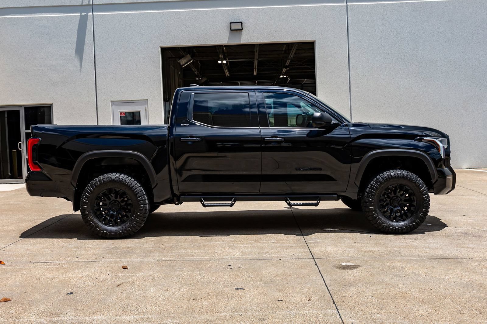 Used 2024 Toyota Tundra SR5 w/ SR5 Premium Package AWD/4WD image 10